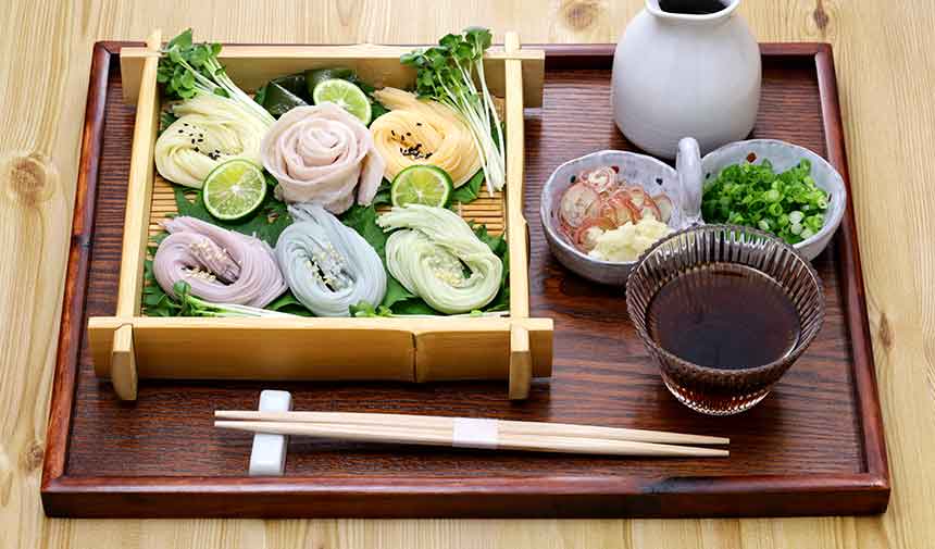 Pearls of Japanese Cuisine, Ramen, Sushi and Bento Boxes