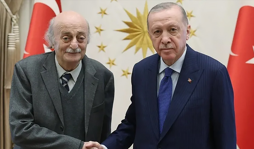 Lebanese Druze Leader Walid Jumblatt Praises Turkey: It Takes on a Strong Role Embracing the Syrian People